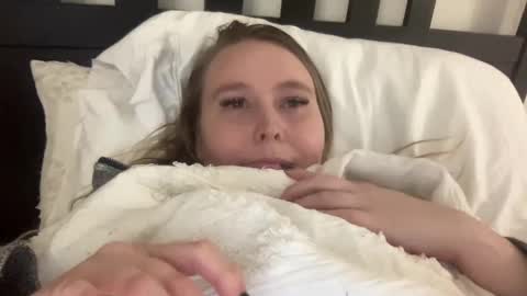 Snapshot of kristicutiez chatting on 12.23.24 Kristi 3 online show from 12.23.24