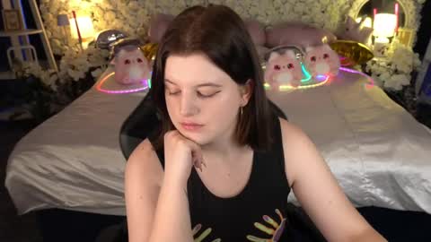 Snapshot of kristifoxy chatting on 05.12.26 kristifoxy online show from 05.12.26