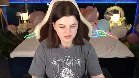 Snapshot of kristifoxy chatting on 07.19.26 kristifoxy online show from 07.19.26