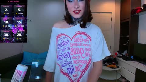 Snapshot of kristinaholland chatting on 02.05.25 kristina online show from 02.05.25