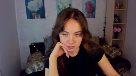 Snapshot of kristinalevis chatting on 01.27.25 Kristina online show from 01.27.25