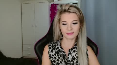 KristineAmore online show from 10.24.25