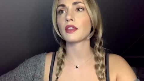 KristineAmore online show from 04.20.26