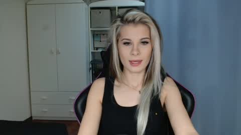 KristineAmore online show from 04.22.26