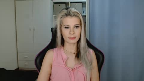 KristineAmore online show from 04.23.26