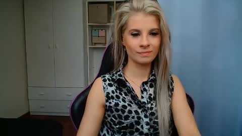 Snapshot of kristineamore chatting on 06.01.26 KristineAmore online show from 06.01.26