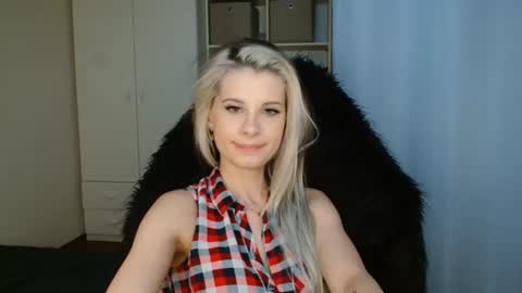 Snapshot of kristineamore chatting on 06.22.26 KristineAmore online show from 06.22.26