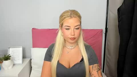 KristyFlowers online show from 01.15.25