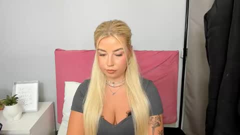 KristyFlowers online show from 01.15.25