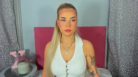 Snapshot of kristyflowers chatting on 02.15.26 KristyFlowers online show from 02.15.26