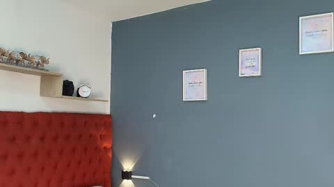 Cristina online show from 10.31.25