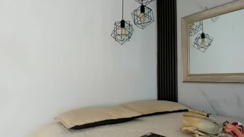 Cristina online show from 04.17.26