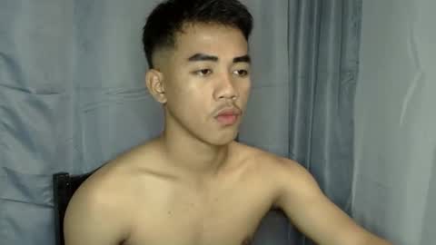 Snapshot of kritthanarkorn chatting on 11.25.25 kritthanarkorn online show from 11.25.25