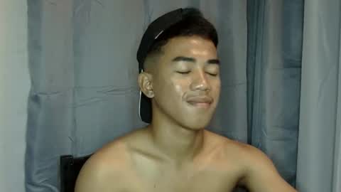 Snapshot of kritthanarkorn chatting on 11.26.25 kritthanarkorn online show from 11.26.25