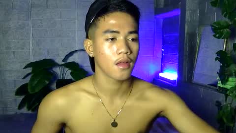 Snapshot of kritthanarkorn chatting on 12.20.25 kritthanarkorn online show from 12.20.25