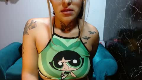 Snapshot of kronikafuckass chatting on 01.22.25 kronikafuckass online show from 01.22.25