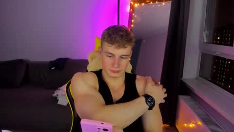 Snapshot of kurt_hanssen chatting on 11.20.25 kurt_hanssen online show from 11.20.25