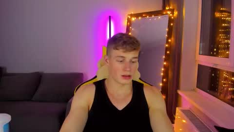 Snapshot of kurt_hanssen chatting on 11.23.25 kurt_hanssen online show from 11.23.25