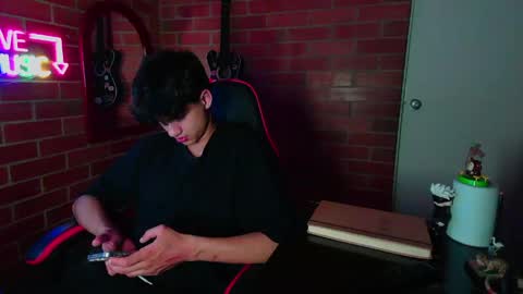 Snapshot of kurtt_ chatting on 05.15.26 JASON online show from 05.15.26
