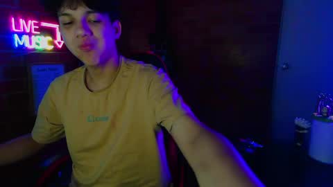 Snapshot of kurtt_ chatting on 05.19.26 JASON online show from 05.19.26