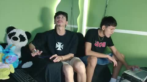 Snapshot of kurtwillms chatting on 11.26.25 kurtwillms online show from 11.26.25