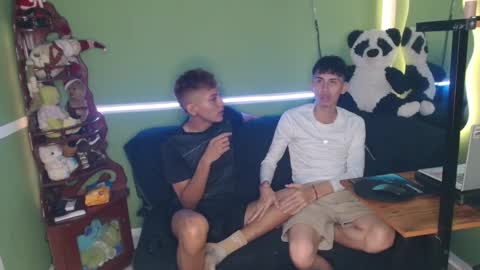 Snapshot of kurtwillms chatting on 11.29.25 kurtwillms online show from 11.29.25