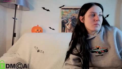 Snapshot of kvetachka chatting on 10.26.25 Kvetachka Thu-Sun 0900am-1500pmGTM2 online show from 10.26.25