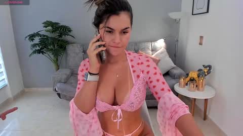 Snapshot of kylamorrison chatting on 12.28.24 I am Kyla online show from 12.28.24