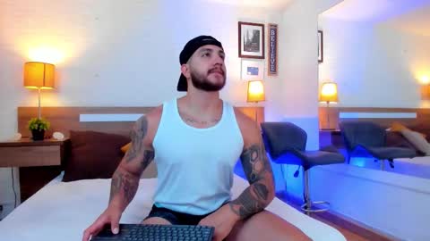 Snapshot of kylenorth_ chatting on 09.30.25 kylenorth_ online show from 09.30.25