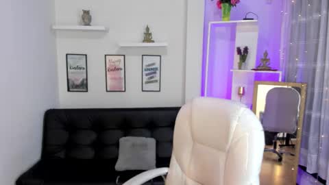 kylie online show from 10.21.25