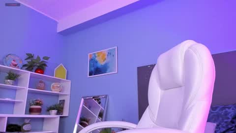 Kylie Reyes  online show from 12.12.24