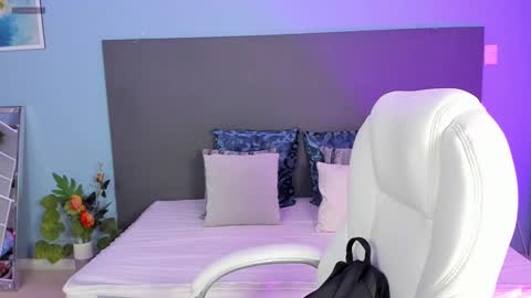 Kylie Reyes  online show from 12.12.24