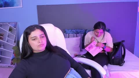 Kylie Reyes  online show from 12.13.24