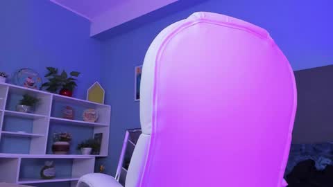 Kylie Reyes  online show from 12.18.24