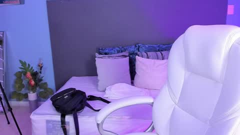 Kylie Reyes  online show from 12.20.24