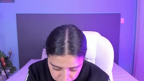 Kylie Reyes  online show from 12.21.24