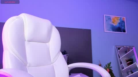 Kylie Reyes  online show from 12.23.24