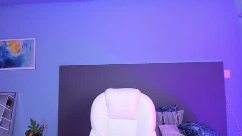 Kylie Reyes  online show from 12.27.24