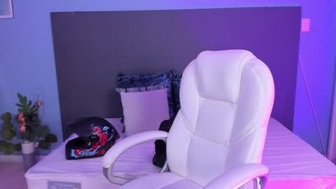 Kylie Reyes  online show from 12.31.24