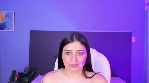 Kylie Reyes  online show from 01.29.25