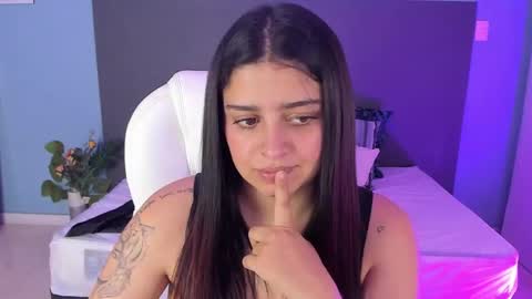 Kylie Reyes  online show from 02.15.25