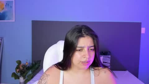 Kylie Reyes  online show from 02.21.25