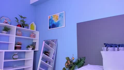 Kylie Reyes  online show from 02.21.25