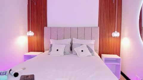 Snapshot of kylie_sofi chatting on 11.19.25 kloe sofia online show from 11.19.25