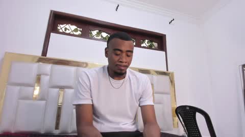 Snapshot of kylieandjhonny chatting on 01.25.25 Kaylie And Jhony online show from 01.25.25