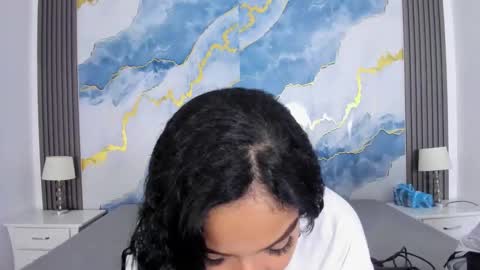 Snapshot of kylieandjhonny chatting on 11.26.25 Kaylie And Jhony online show from 11.26.25