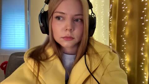 Snapshot of kyliekeathley chatting on 03.30.26 Emilia online show from 03.30.26