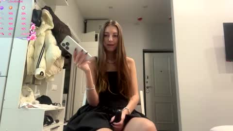 Snapshot of kymberlyrosenlof chatting on 05.04.26 Selena online show from 05.04.26