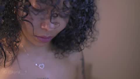 schedule 300 pm - 1100pm colombia time online show from 02.15.25