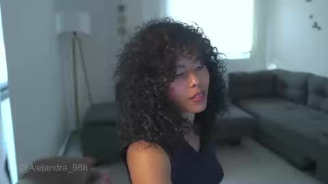 schedule 300 pm - 1100pm colombia time online show from 09.08.25